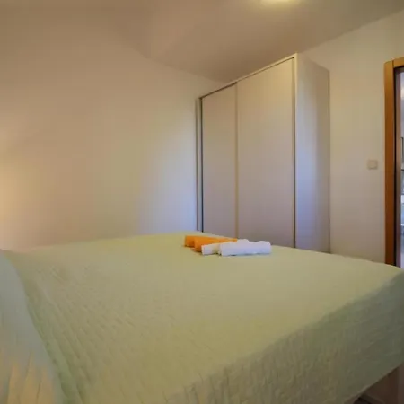 Διαμέρισμα Pineta 1 Mit Terrasse In Strandnaehe
