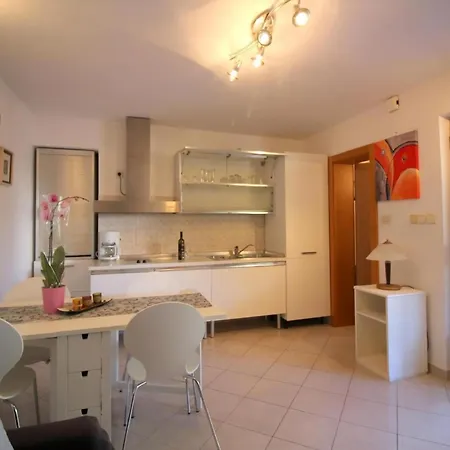 Apartment Pineta 1 Mit Terrasse In Strandnaehe