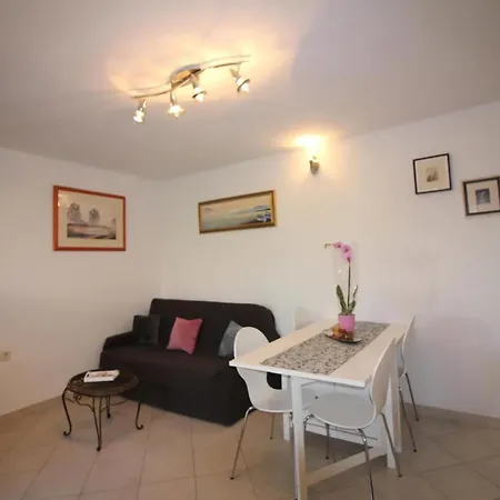 Pineta 1 Mit Terrasse In Strandnaehe Διαμέρισμα